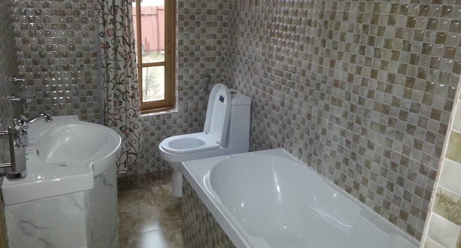 Nigeen Beauty Houseboats, Srinagar 4